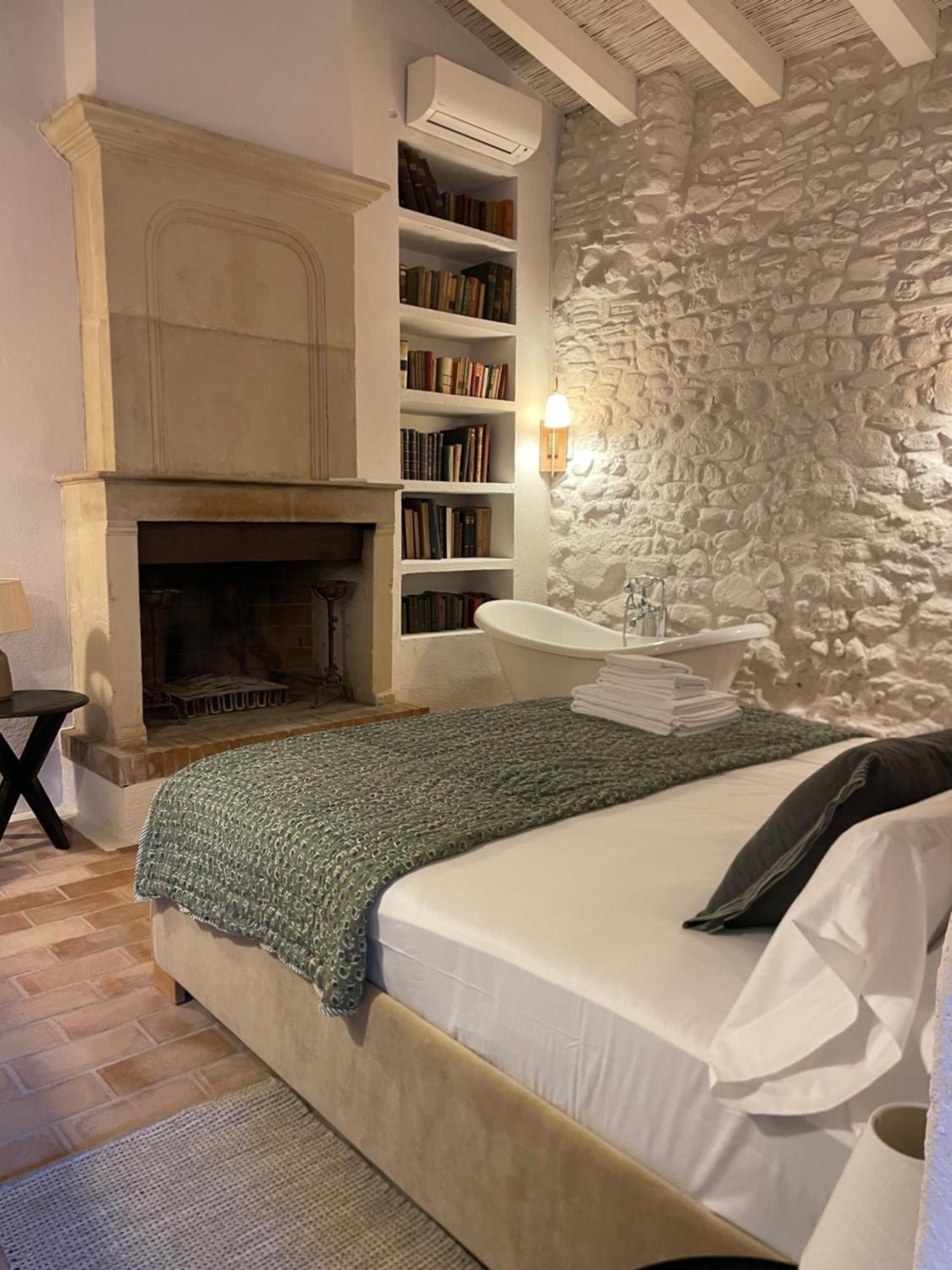 Hotel Castell De Vallgornera Peralada Exterior foto