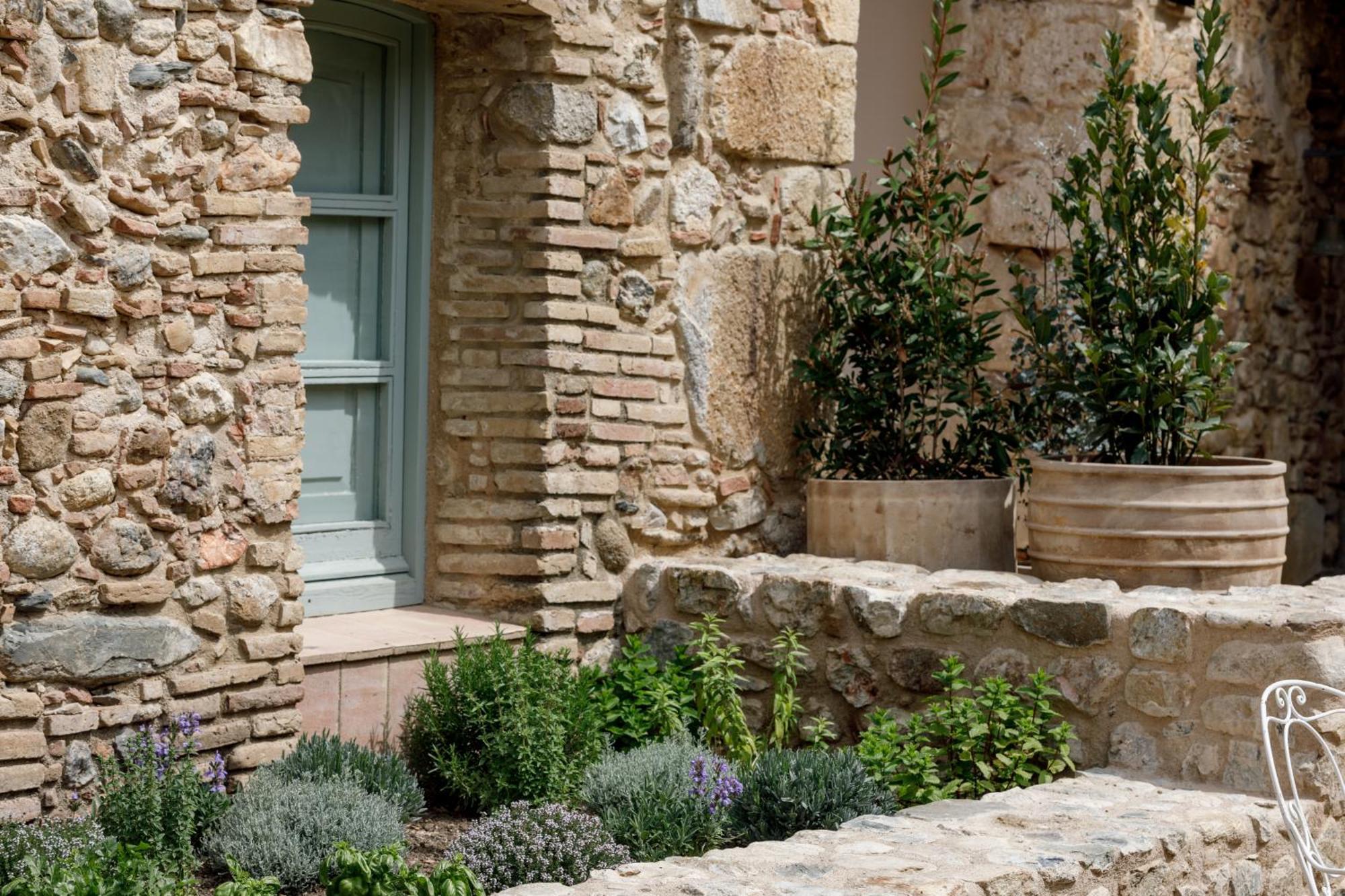 Hotel Castell De Vallgornera Peralada Exterior foto